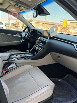 جنسس G70